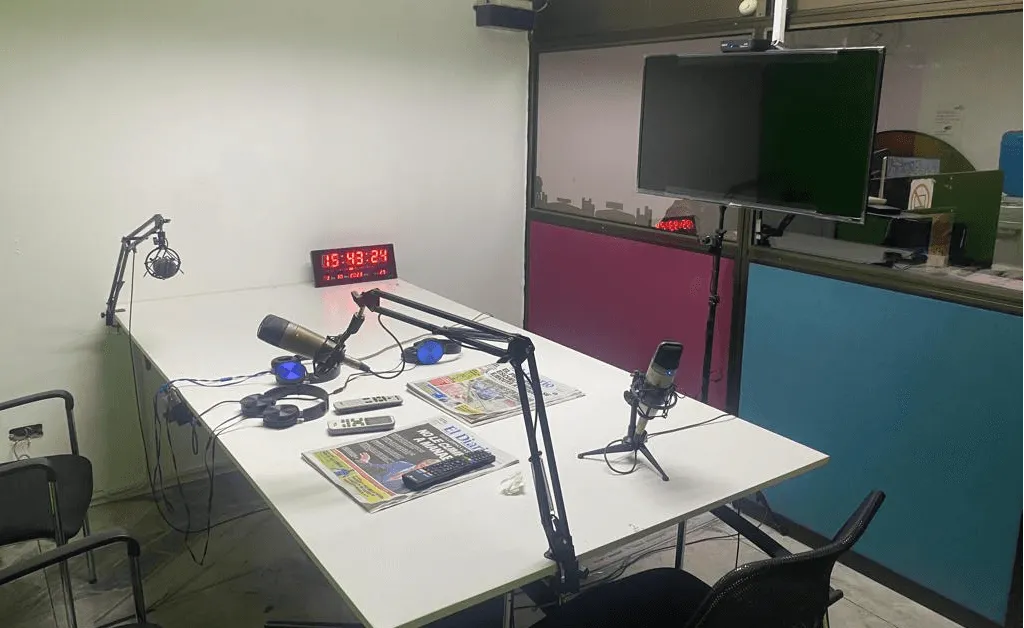 RADIO CONTACTO 1080 AM "LA ESENCIA DE MANTA EN OLAS"